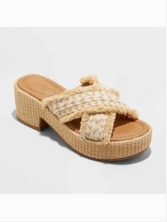 Universal Thread Shoes - Women's Sally Platform Heels with Memory Foam Insole - Universal Thread 8.5